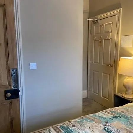 The Beaches En-suite *