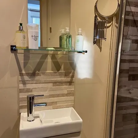 The Beaches En-suite *