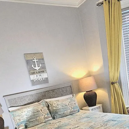 The Beaches - En-suite 4* Redcar